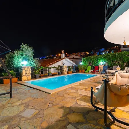 Stunning Sea View With Private Pool *